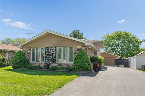 17335 Overhill Ave, Tinley Park, IL, 60477-3271 | Card Image