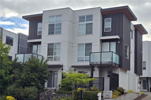 1-1052 Tillicum Rd, Esquimalt, BC, V9A2A3 | Card Image