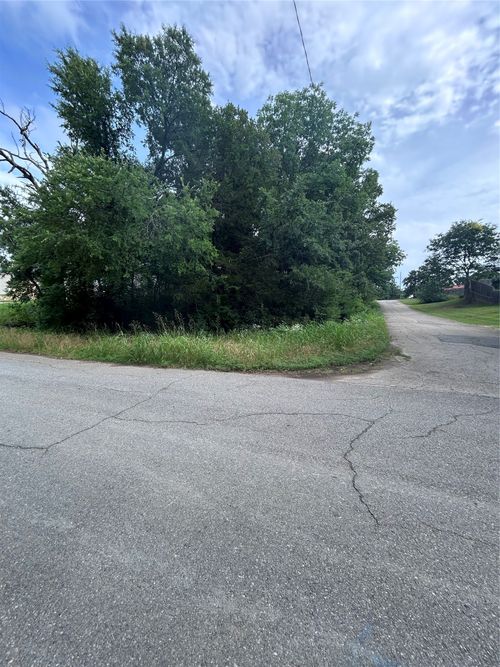 500 E Shepherd St, Denison, TX, 75021-4841 | Card Image