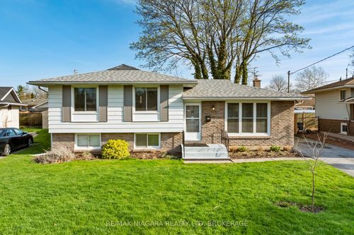 16 Croydon Drive, St Catharines, ON, L2M1J2 | Card Image