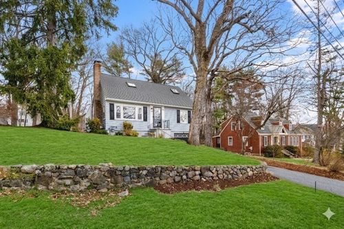 46 Bridge St, Lexington, MA, 02421-7928 | Card Image