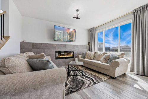 49 Emerson Crescent, Okotoks, AB, T1S5W7 | Card Image