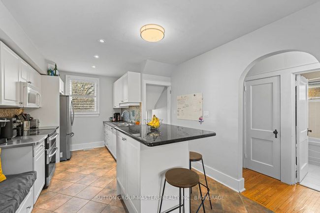 21 Alwington Ave, House other with 5 bedrooms, 2 bathrooms and 4 parking in Kingston ON | Image 14