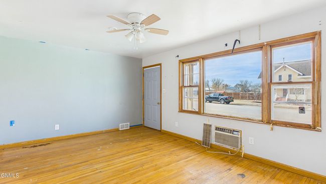 212 S Main St, House other with 2 bedrooms, 2 bathrooms and null parking in Glen Ullin ND | Image 6