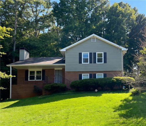 33 Chief Cir, lawrenceville, GA, 30043-4400 | Card Image