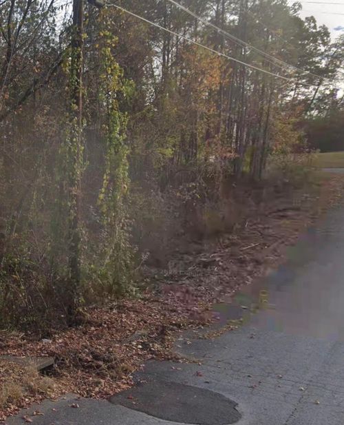 7031 Sportsman Dr, Harrison, TN, 37341-9207 | Card Image