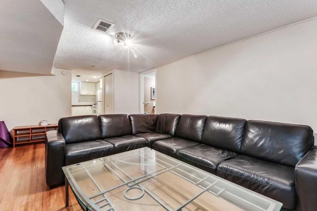 409 12 Avenue Nw, Home with 2 bedrooms, 1 bathrooms and 2 parking in Calgary AB | Image 18