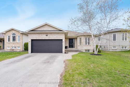28 Stonemount Cres, Angus, ON, L0M1B4 | Card Image