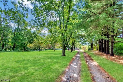 65 Youngs Rd, Basking Ridge, NJ, 07920-4024 | Card Image