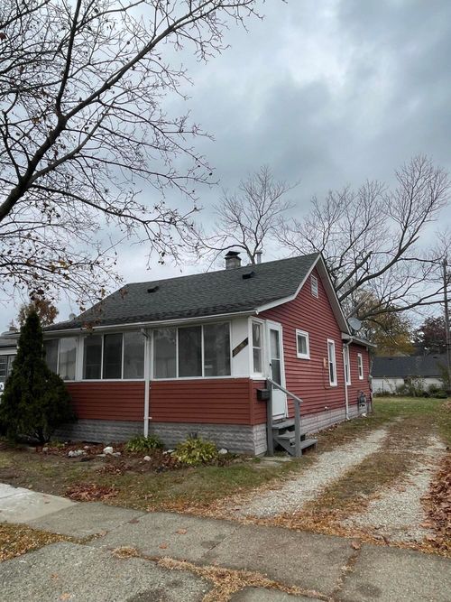 24646 Tuscany Ave, Eastpointe, MI, 48021-1295 | Card Image