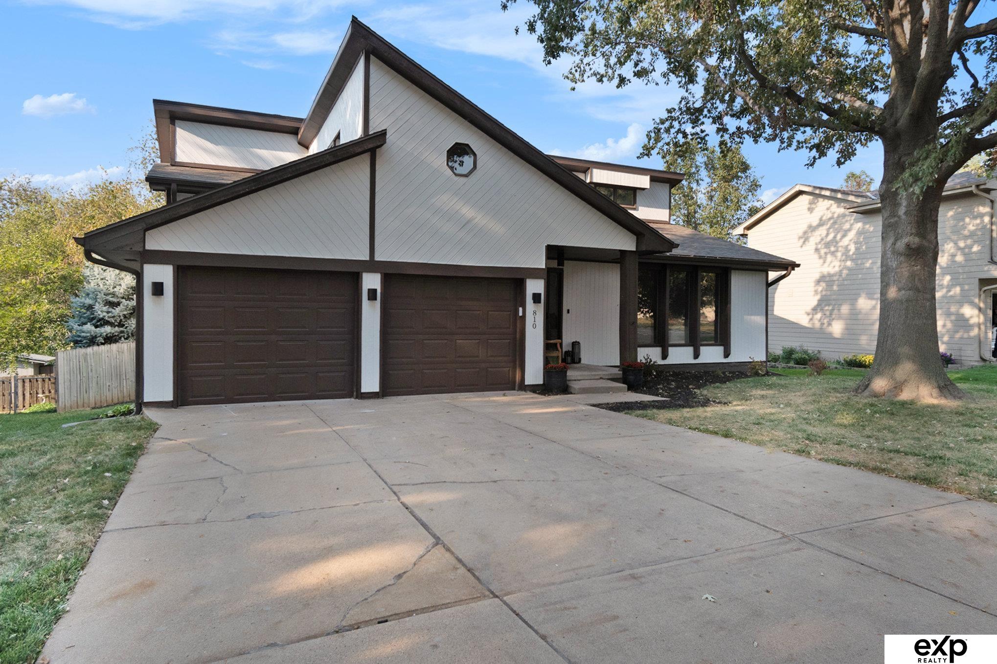 Sherman St, Papillion, NE 68046