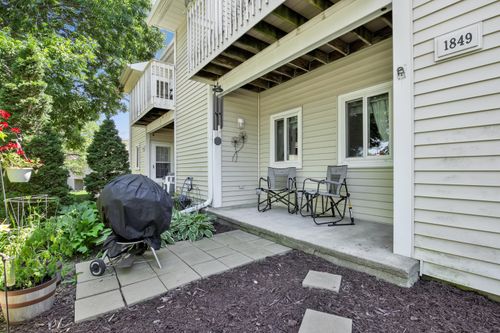 1849 Parknoll Ln, Port Washington, WI, 53074-1131 | Card Image