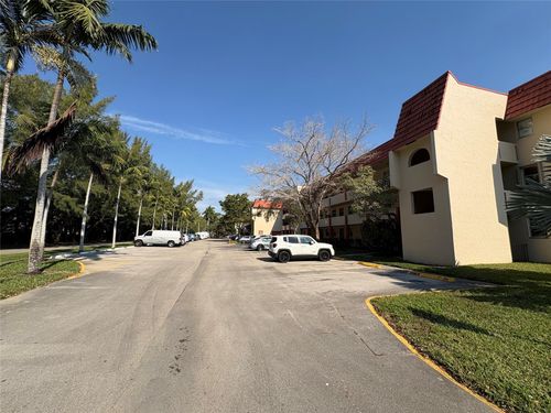 110-2700 W Sunrise Lakes Dr, Sunrise, FL, 33322 | Card Image