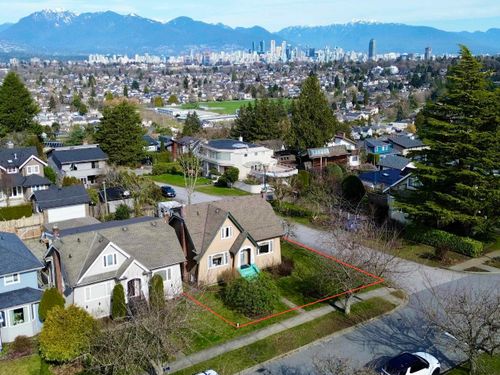 2805 W 30th Ave, Vancouver, BC, V6L1Z1 | Card Image