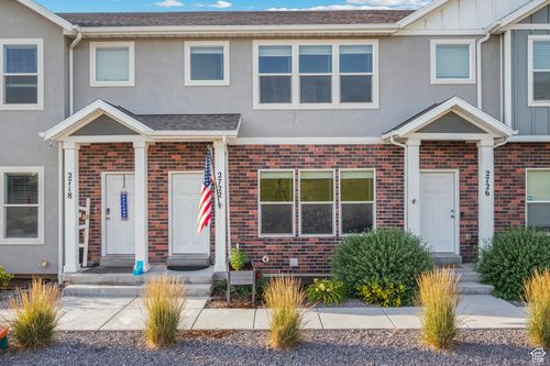 2722 E Iron Bark Aly, Eagle Mountain, UT, 84005-5260 | Card Image