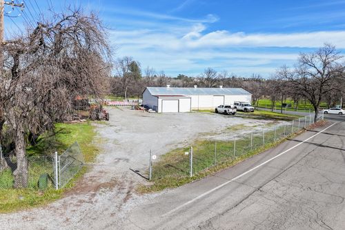 895 N Market Street, Redding, CA, 96003 | Card Image