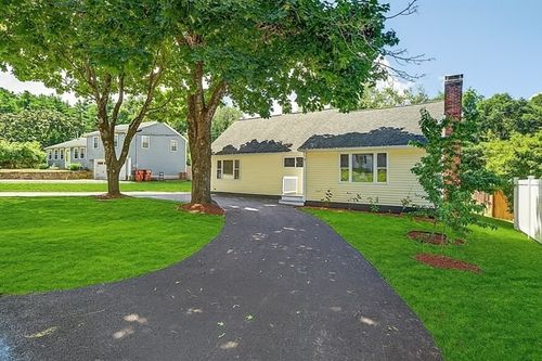 10 Wilder St, Middleboro, MA, 02346-2529 | Card Image