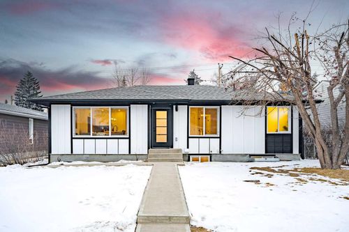 451 Arlington Dr Se, Calgary, AB, T2H1S4 | Card Image