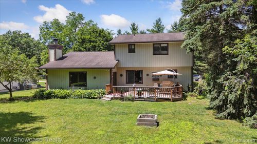 5224 Kristi Ln, Commerce Township, MI, 48382-3355 | Card Image