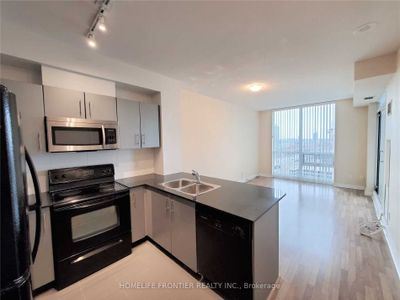 2003 - 12 Yonge St, Condo with 1 bedrooms, 1 bathrooms and null parking in Toronto ON | Image 1