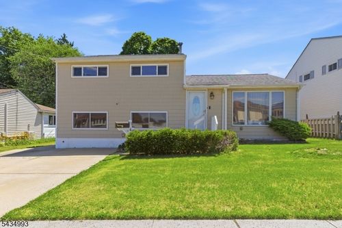 4 Dunlap Dr, Parlin, NJ, 08859-1809 | Card Image