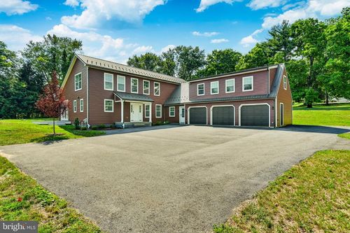 2069 Dutton Mill Rd, Newtown Square, PA, 19073-1002 | Card Image