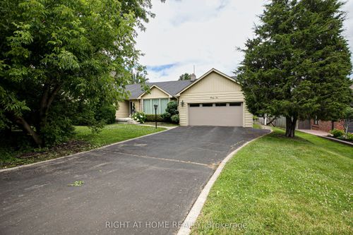 46 Roosevelt Dr, Richmond Hill, ON, L4C6V4 | Card Image