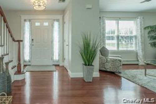 7 Valley Ct, Florida, NY, 10921-1826 | Card Image