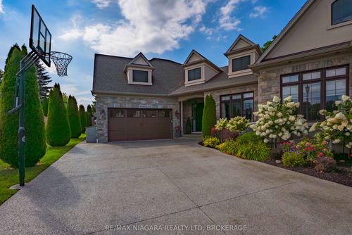 6394 Pinestone Rd, Niagara Falls, ON, L2J4L1 | Card Image