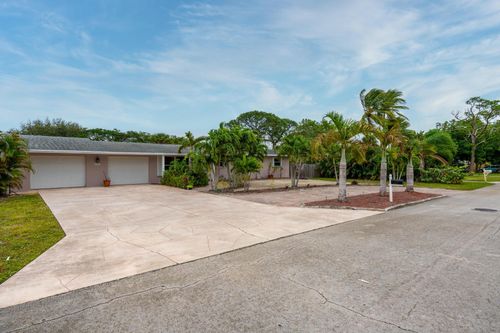 18989 Se Hillcrest Dr, Tequesta, FL, 33469-1631 | Card Image