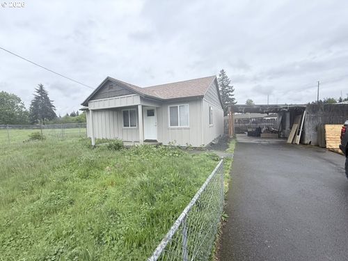 490 N Pine St, Canby, OR, 97013-3238 | Card Image