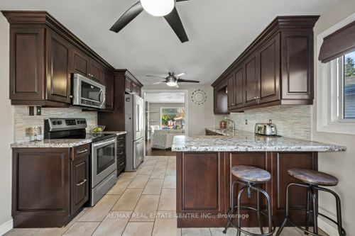 57 Tuscany Crt, Cambridge, ON, N1R7K4 | Card Image