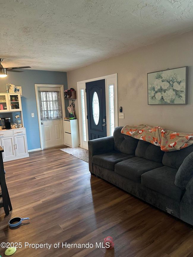 Living Room | Image 6