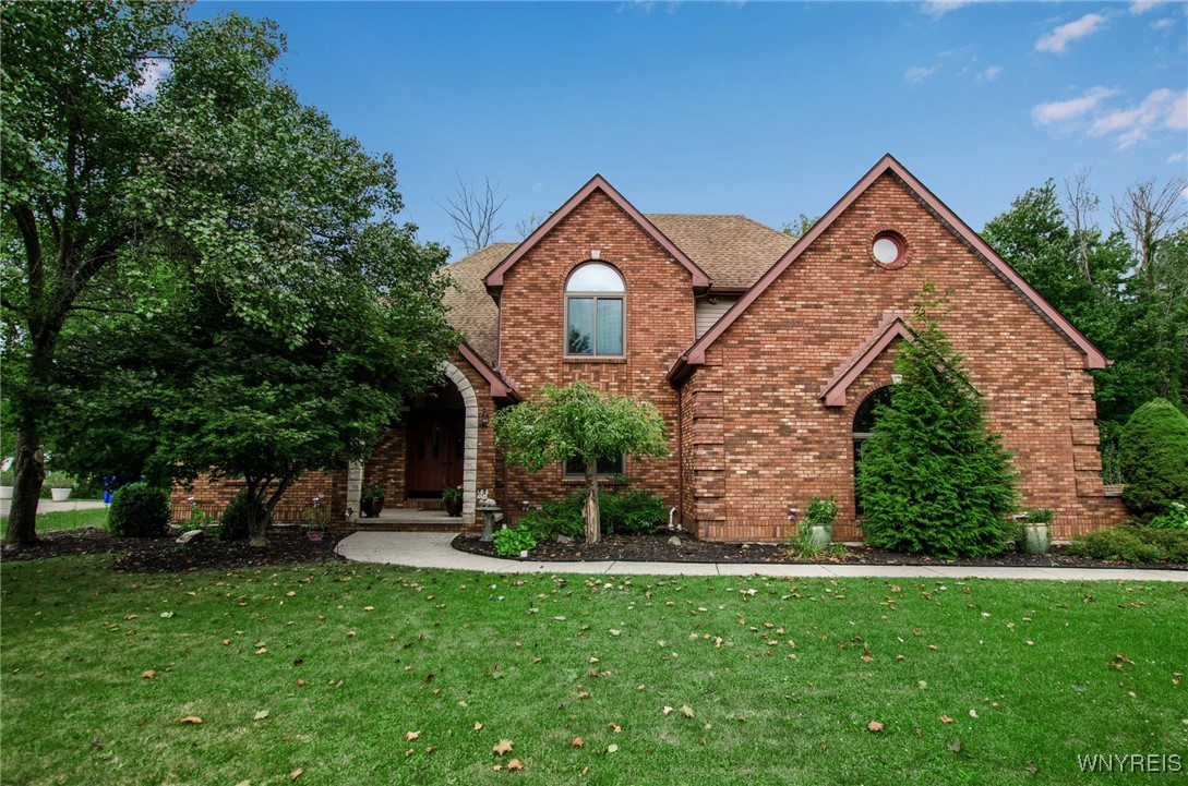 Bentley Ct, Buffalo, NY 14221