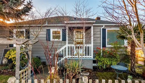 4803 Sw Lander St, Seattle, WA, 98116-2319 | Card Image