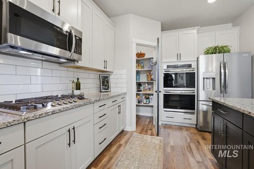 3812 E Rock Falls St, Nampa, ID, 83686-6767 | Card Image