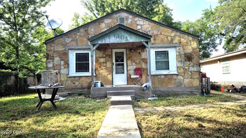 1305 Delaware St, Seneca, MO, 64865-9241 | Card Image