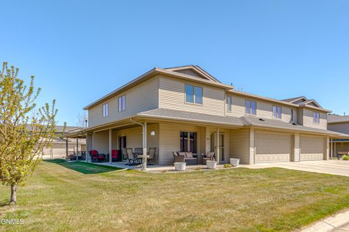 824 Compass Ln, Bismarck, ND, 58504-6382 | Card Image