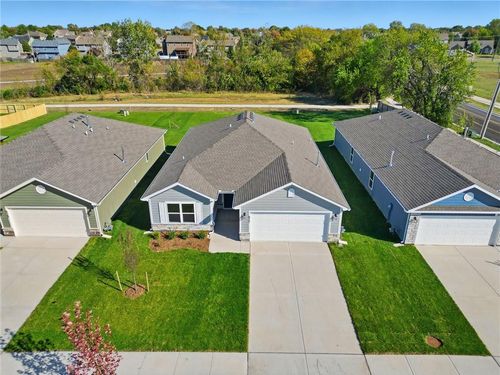 851 N Pear St, Gardner, KS, 66030-2262 | Card Image
