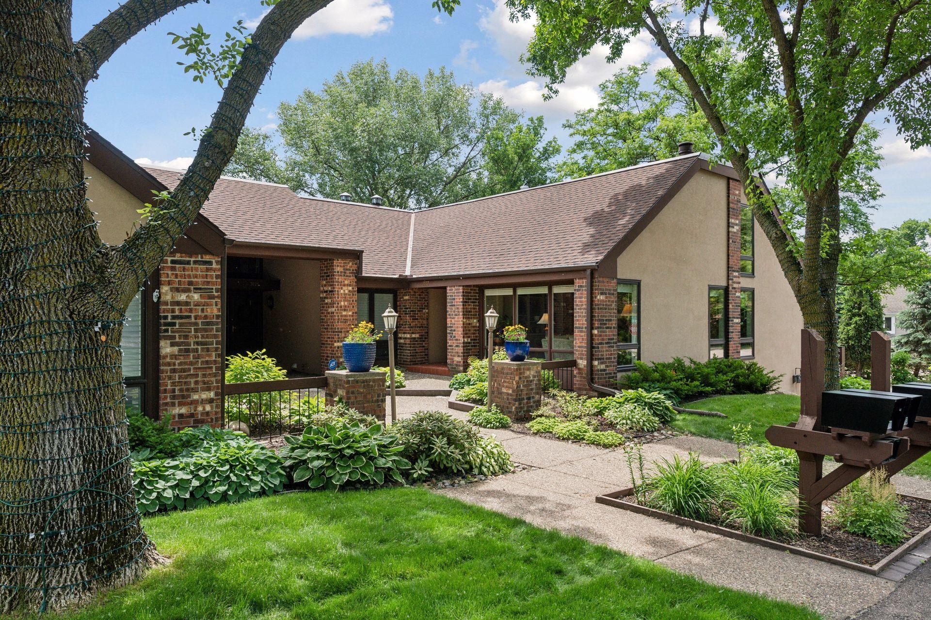 Woodview Ct, Minneapolis, MN 55439