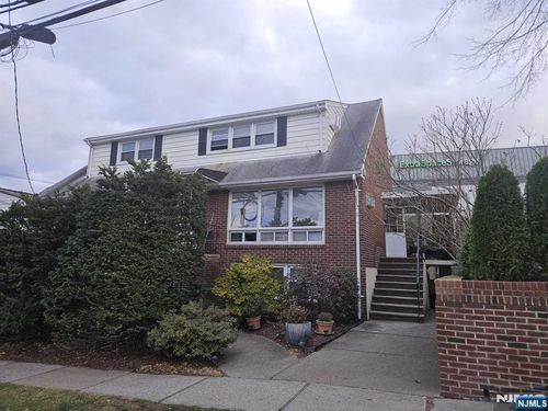 1680 Maple St, Fort Lee, NJ, 07024-2652 | Card Image