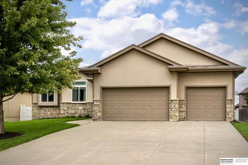 17220 Sage St, Omaha, NE, 68136-1484 | Card Image