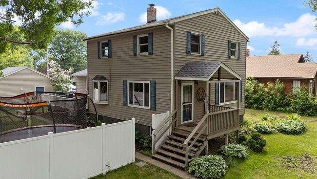 Front Yard | Image 31