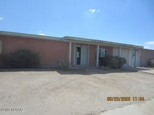 2611 S Sarnoff Dr, Tucson, AZ, 85730-1206 | Card Image