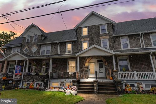 25 W Broad St, Trumbauersville, PA, 18970 | Card Image