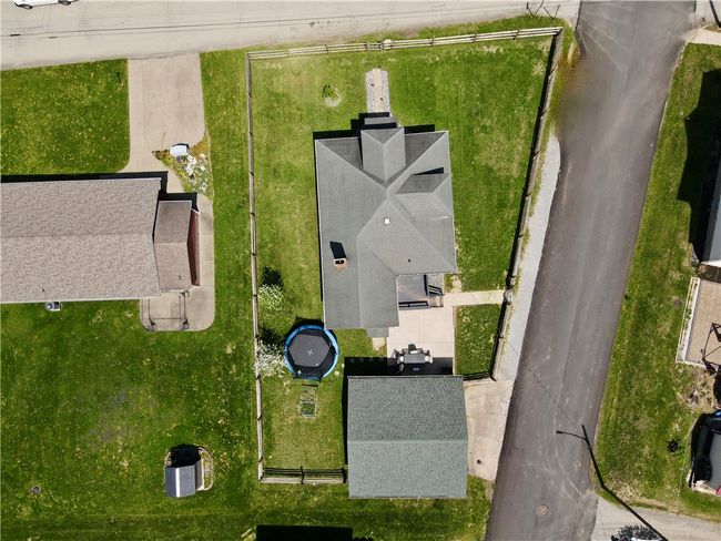 901 Market St, House other with 3 bedrooms, 1 bathrooms and 2 parking in Scottdale PA | Image 10
