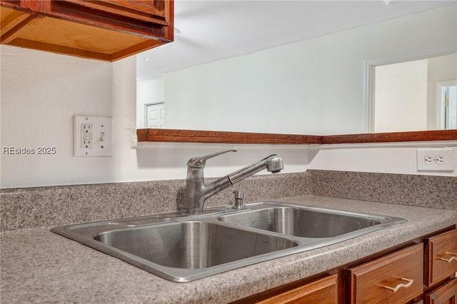 APT-1211 - 897 Fording Island Rd, Condo with 2 bedrooms, 2 bathrooms and null parking in Bluffton SC | Image 8