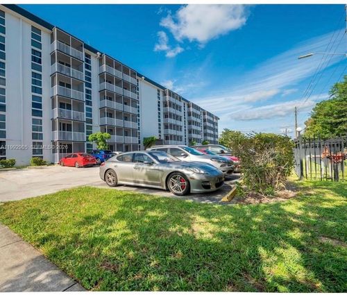 b604-16851 Ne 23rd Ave, North Miami Beach, FL, 33160-3778 | Card Image