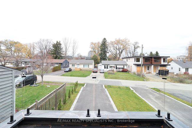 1048 Roosevelt Rd, House attached with 5 bedrooms, 6 bathrooms and 2 parking in Mississauga ON | Image 7