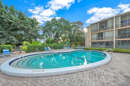 apt-303-3900 N Hills Dr, Hollywood, FL, 33021-2554 | Card Image